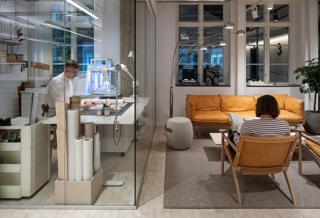 Lounge and model workshop. Photo
