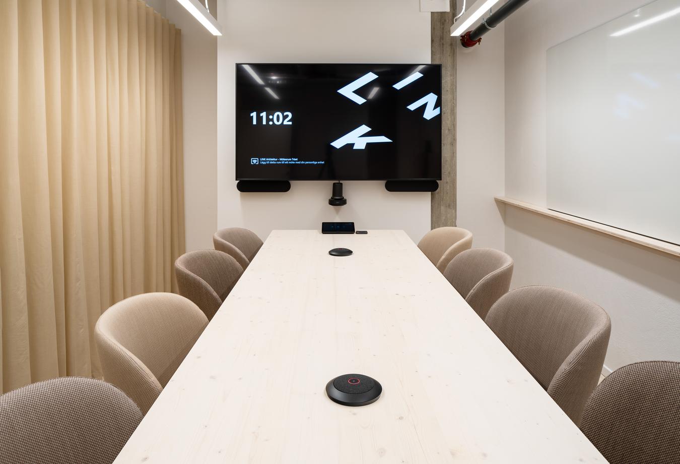 Meeting room with beige textiles. Photo
